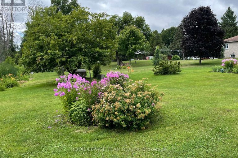 29659900/2370-county-18-road/kemptville/north-grenville/ontario/K0G1J0_42