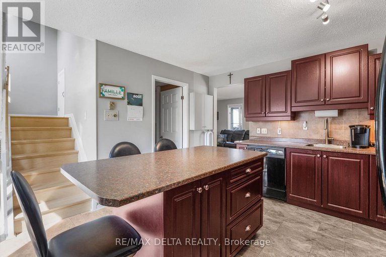 28741508/1115-cholette-crescent/convent-glen-south/ottawa/ontario/K1C1T4_15