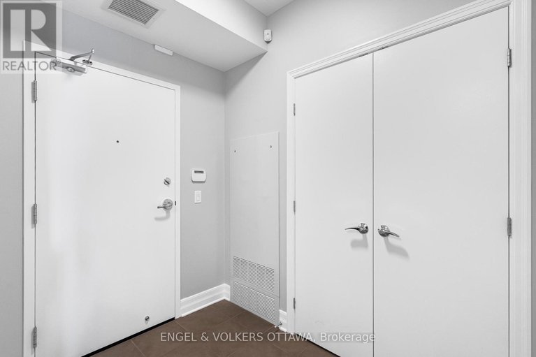 29646080/1106-75-cleary-avenue/woodroffe/ottawa/ontario/K2A1R8_6