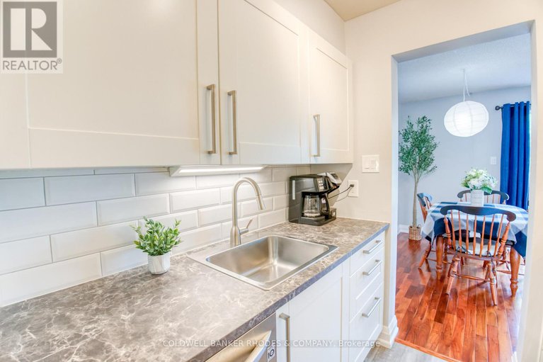 28806501/2-saxton-private/redwood-park/ottawa/ontario/K2H9P2_16