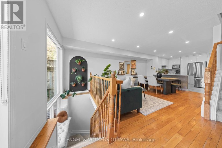 29670402/9-festive-private/central-park/ottawa/ontario/K2C4A1_16