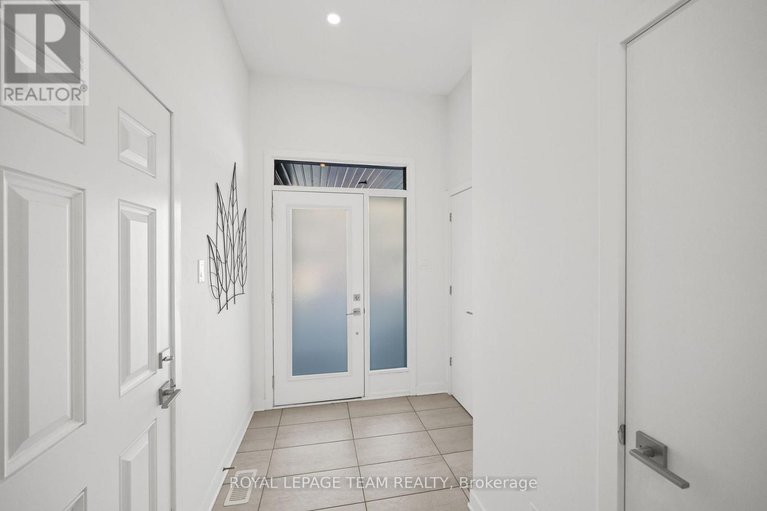 29423906/222-trumpeter-grove/riverside-southgloucester-glen/ottawa/ontario/K4M0N7_2