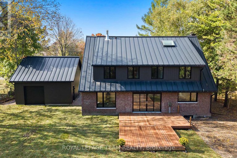 28989052/5575-south-sunset-drive/manotick-long-island-nicholls-island/ottawa/ontario/K4M1J4_47