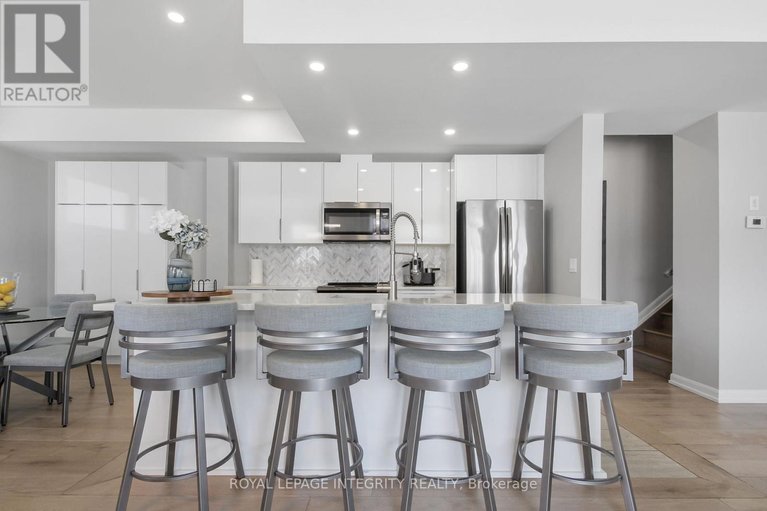 29648108/2722-draper-avenue/redwood-park/ottawa/ontario/K2H0C4_20