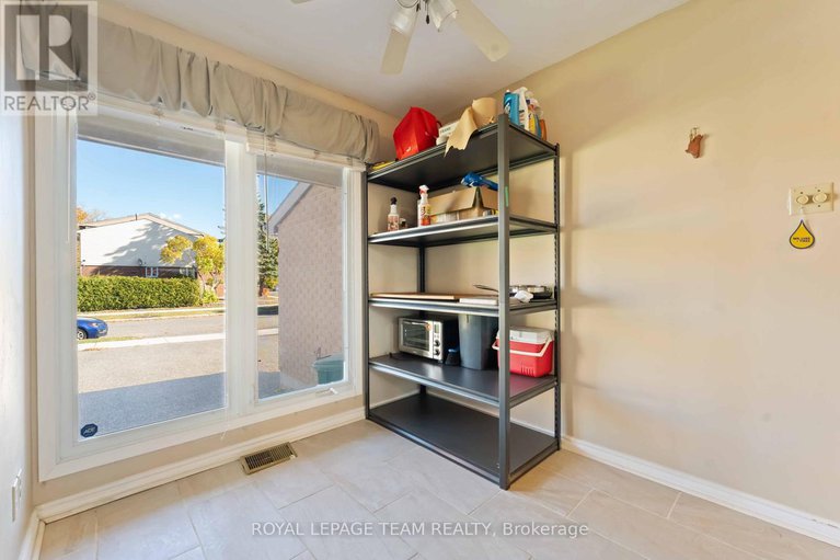 29038836/1094-alenmede-crescent/fairfield-heights/ottawa/ontario/K2B8H3_13