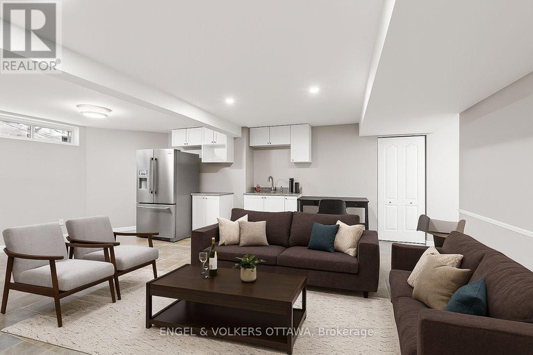 29156489/2931-shadow-hill-crescent/upper-hunt-club/ottawa/ontario/K1T3Y9_29