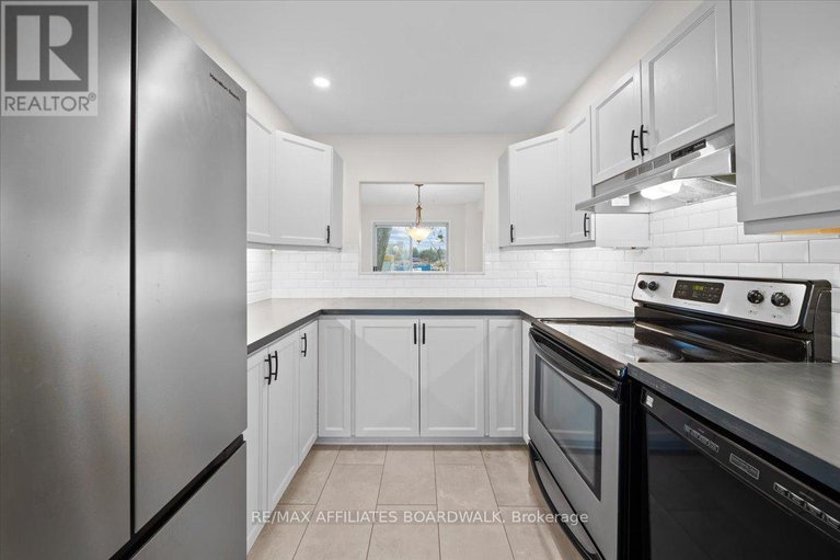 28517724/68-111-beachview-private-w/mooneys-bayriverside-park/ottawa/ontario/K1V1M7_10