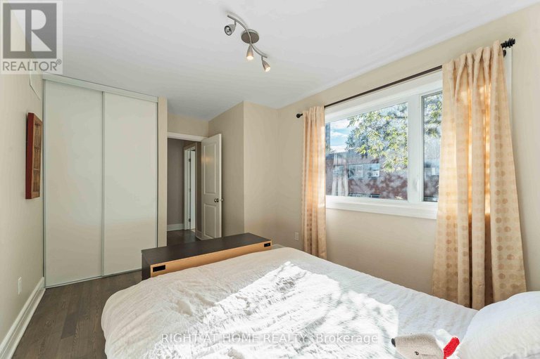 28990245/110-little-london-private/lower-town/ottawa/ontario/K1N0A5_25