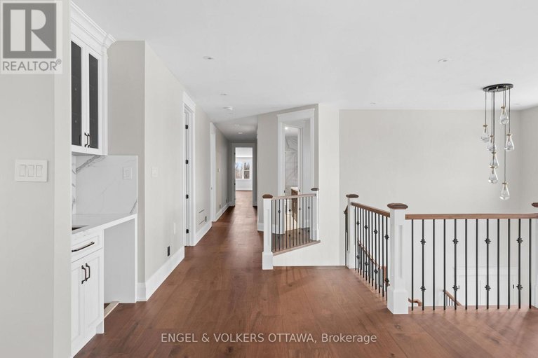 29334925/432-ashbee-court/manotick-village-manotick-estates/ottawa/ontario/K4M0A8_18