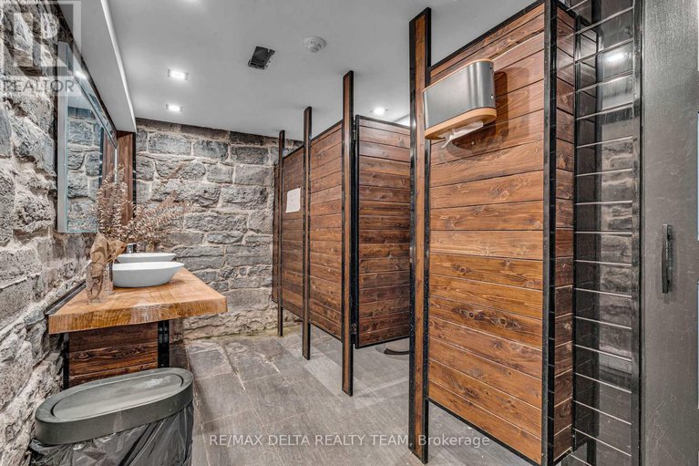 29255406/2607-old-montreal-road/cumberland-village/ottawa/ontario/K4C1A2_29