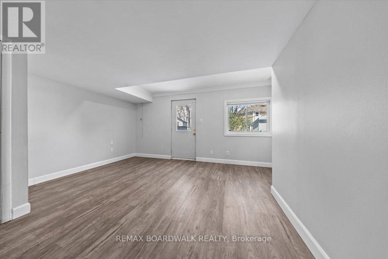 29445162/1513-thurlow-street/fallingbrookridgemount/ottawa/ontario/K4A2K9_12