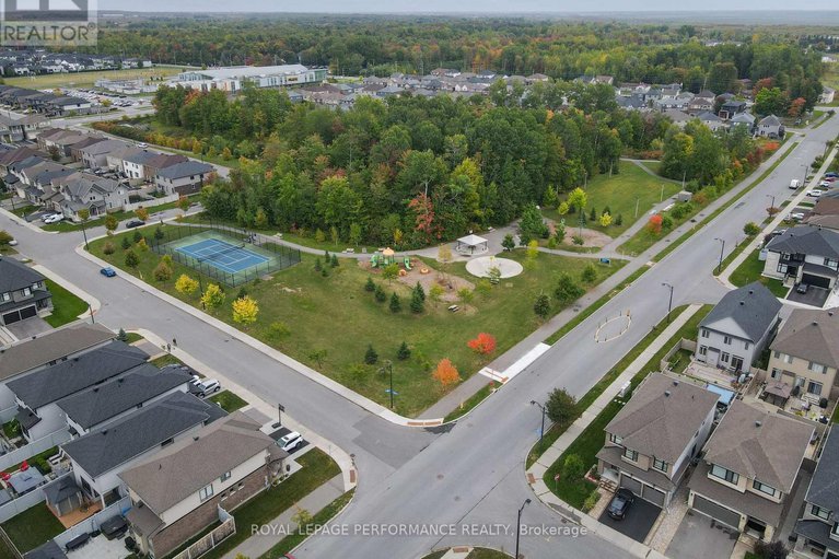 28913501/266-shinleaf-crescent/mer-bleuebradley-estatesanderson-park/ottawa/ontario/K1W0J2_42