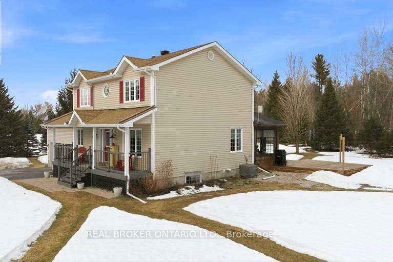 29463129/1585-becketts-creek-road/cumberland-west/ottawa/ontario/K4C1C8_2