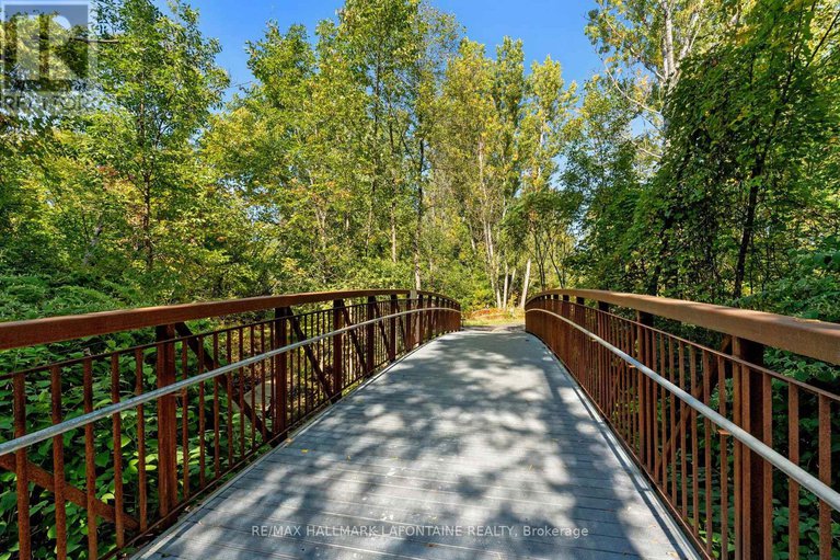29011160/12-crispin-private/manor-park/ottawa/ontario/K1K2T8_32