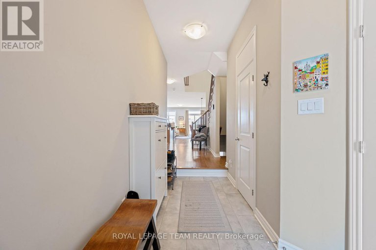 28396452/844-cedar-creek-drive/blossom-parkkemp-parkfindlay-creek/ottawa/ontario/K1T0B3_4