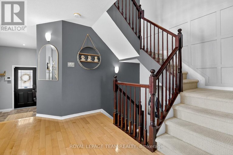 28882622/2001-dunollie-crescent/morgans-grantsouth-march/ottawa/ontario/K2W1H5_22