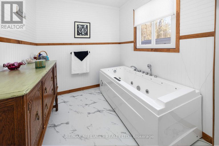 28443658/530-moore-drive/drummond-n-elmsley-drummond-twp/drummondnorth-elmsley/ontario/K7C4L1_20