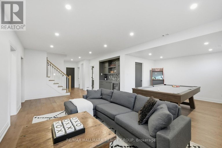 29074044/120-des-tournesols-court/mer-bleuebradley-estatesanderson-park/ottawa/ontario/K1W0J2_35