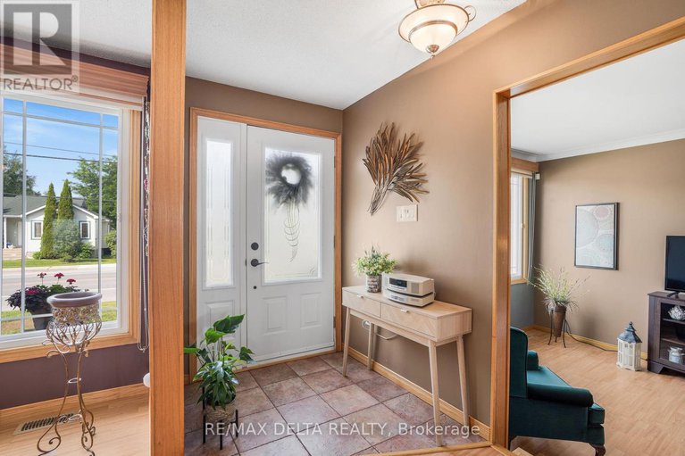 28603214/3871-champlain-street/clarencerockland-twp/clarence-rockland/ontario/K0A1E0_4