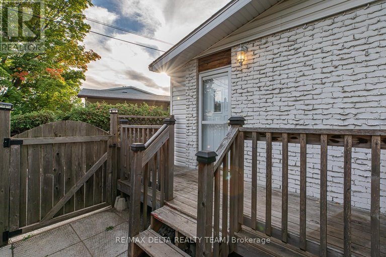 29690453/2465-tupper-avenue/hawthorne-meadows/ottawa/ontario/K1G1G6_3