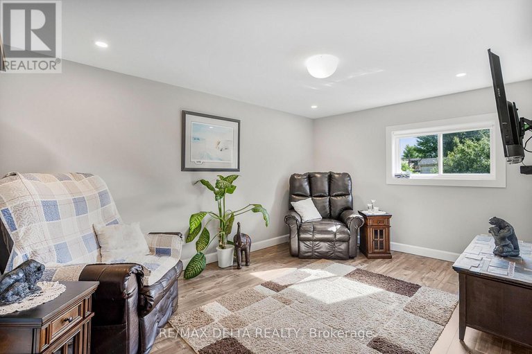 28537132/894-lacroix/clarencerockland-twp/clarence-rockland/ontario/K0A2A0_24