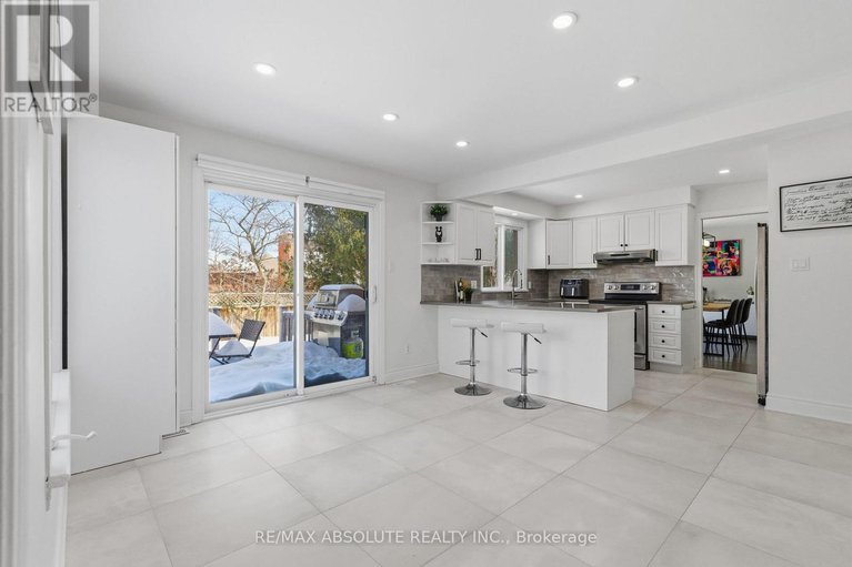 29407947/13-weatherwood-crescent/pineglencountry-place/ottawa/ontario/K2E7C5_20