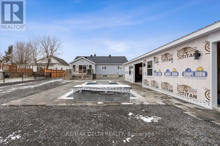 28215127/213-longueuil-street/lorignal/champlain/ontario/K0B1K0_28