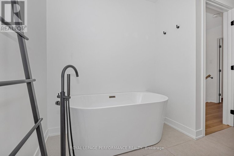 28718708/80-dagmar-avenue/vanier/ottawa/ontario/K1L5T4_30