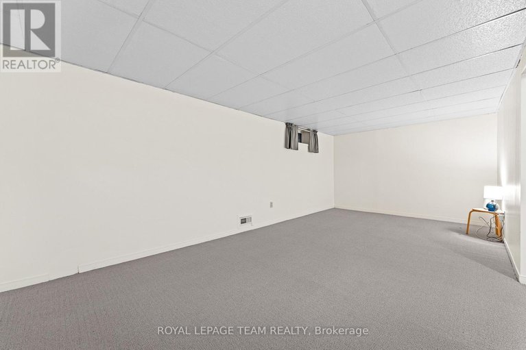 28234836/107-melanie-crescent/glencairnhazeldean/ottawa/ontario/K2L2E4_49