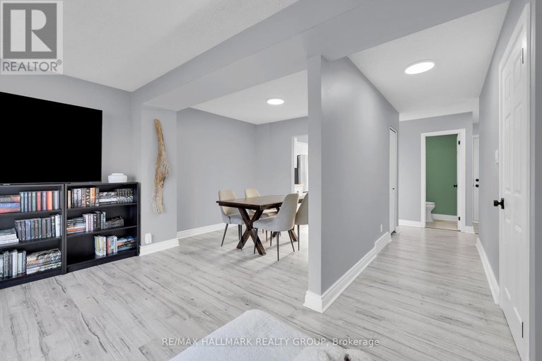 28989404/81-hadley-circle/bells-corners/ottawa/ontario/K2H7Z8_5