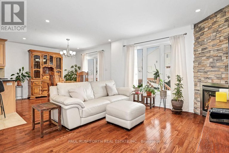 29301136/421-jasper-crescent/town-of-rockland/clarence-rockland/ontario/K4K0C8_9