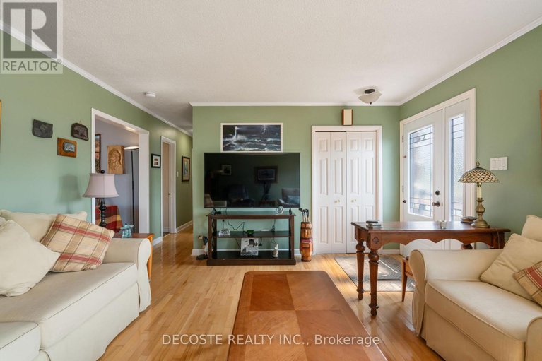28706818/137-park-avenue/alexandria/north-glengarry/ontario/K0C1A0_7