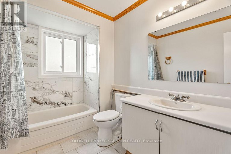 28945918/121-topley-crescent/hunt-club-park/ottawa/ontario/K1G4N2_30