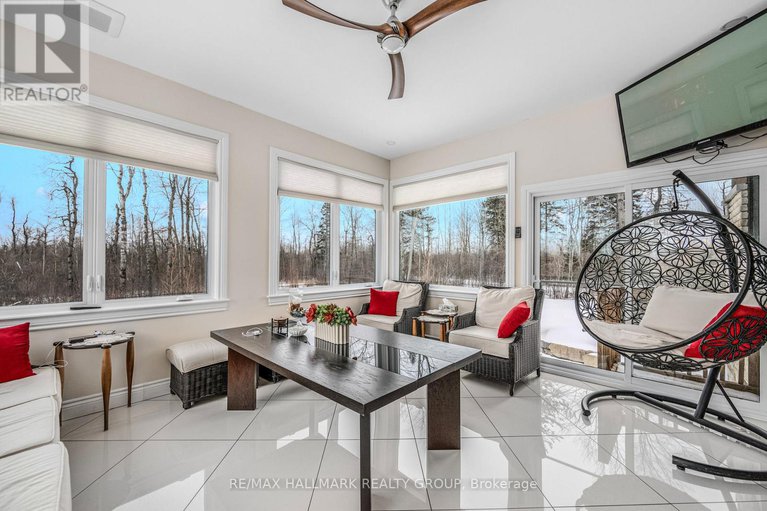 28273596/699-ballycastle-crescent/riverside-south/ottawa/ontario/K1X0A4_20