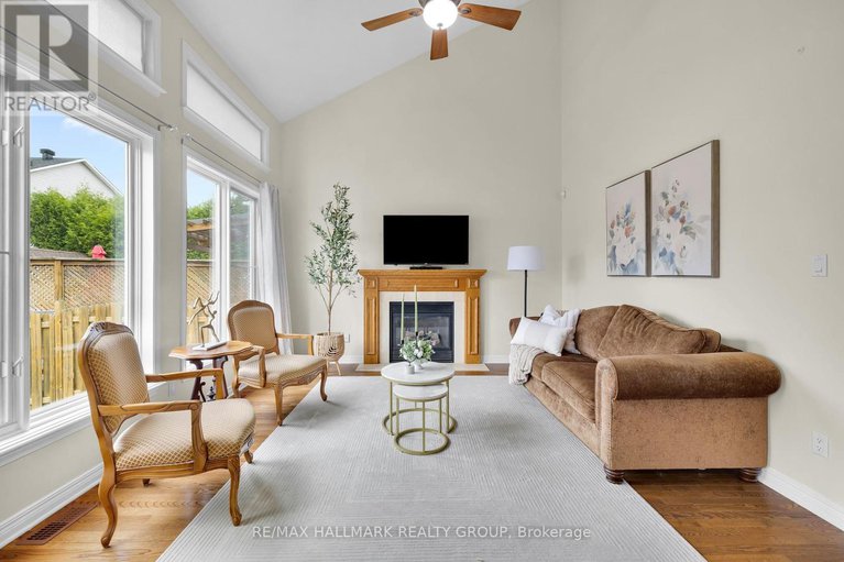 28907952/1924-lobelia-way/springridgeeast-village/ottawa/ontario/K4A4R1_15