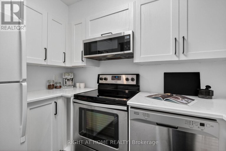 29676442/43-crispin-private/manor-park/ottawa/ontario/K1K2T7_8