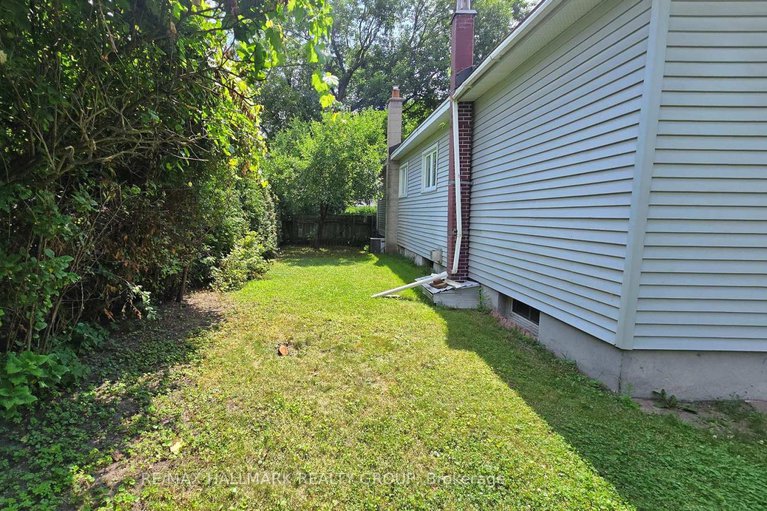 28608345/2923-ahearn-avenue/britannia/ottawa/ontario/K2B7A1_10
