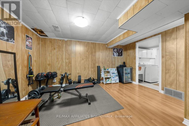 29195363/1146-grenoble-crescent/orleans-wood/ottawa/ontario/K1C2C6_27