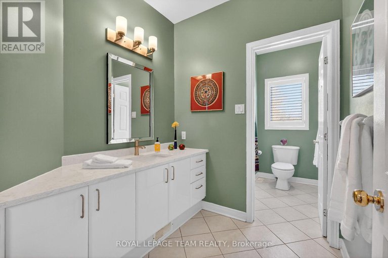 29379495/1611-landel-drive/rural-kanata-central/ottawa/ontario/K2W1C2_36