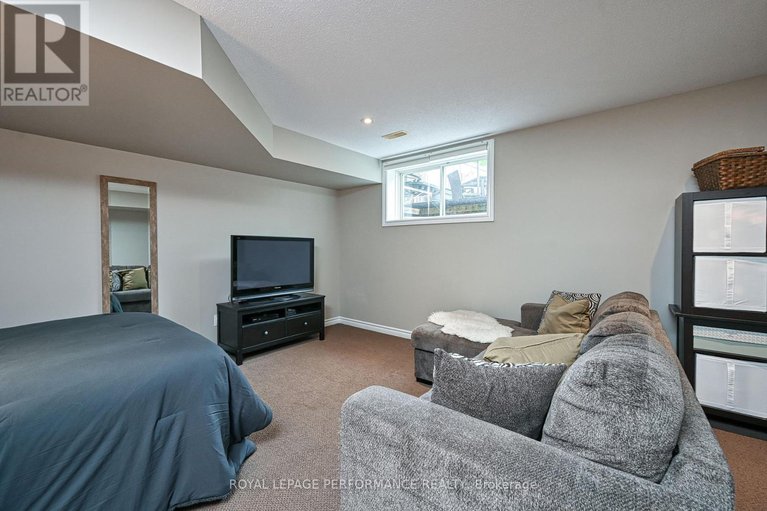 28391949/664-whitecliffs-avenue/riverside-south/ottawa/ontario/K1V2N4_33