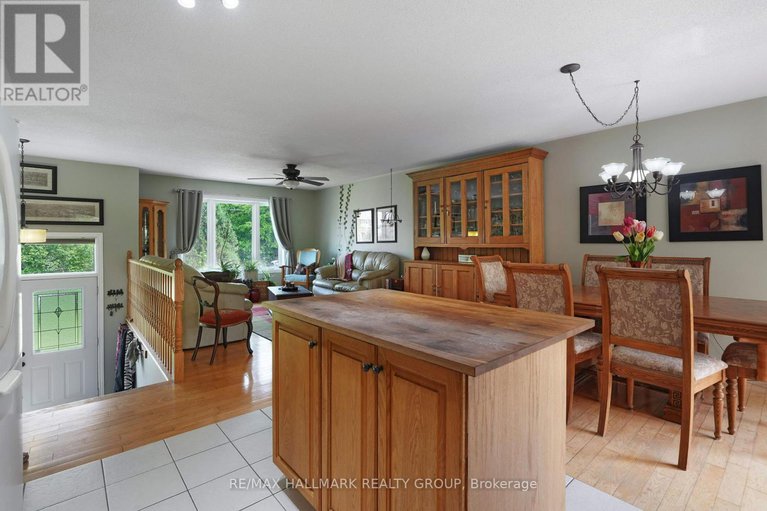 28430481/184-old-pakenham-road/fitzroy/ottawa/ontario/K0A1X0_11