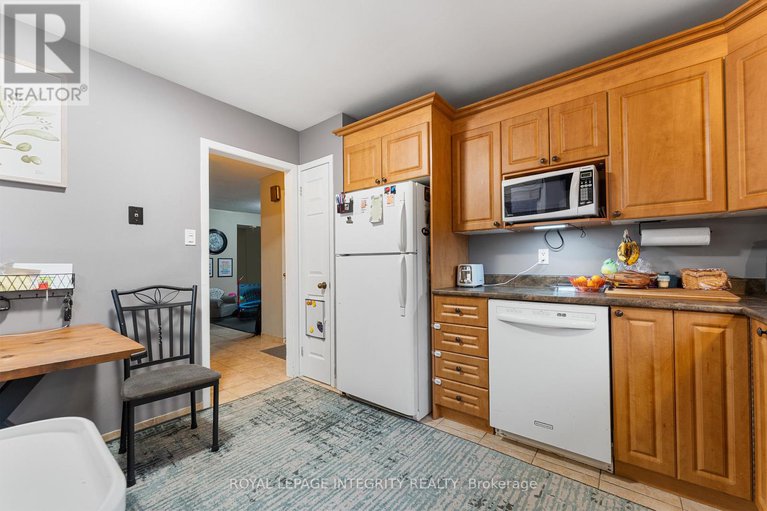 29064817/45-wessex-road/on-the-green/ottawa/ontario/K2J1X2_13