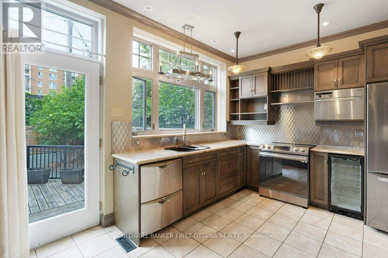28976425/543-besserer-street/sandy-hill/ottawa/ontario/K1N6C6_11