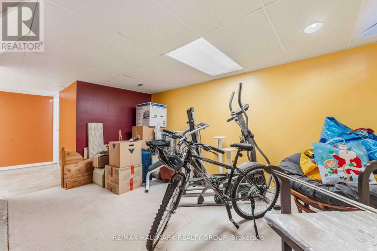 29217152/32-941-cookshire-crescent/fallingbrookridgemount/ottawa/ontario/K4A3K4_31