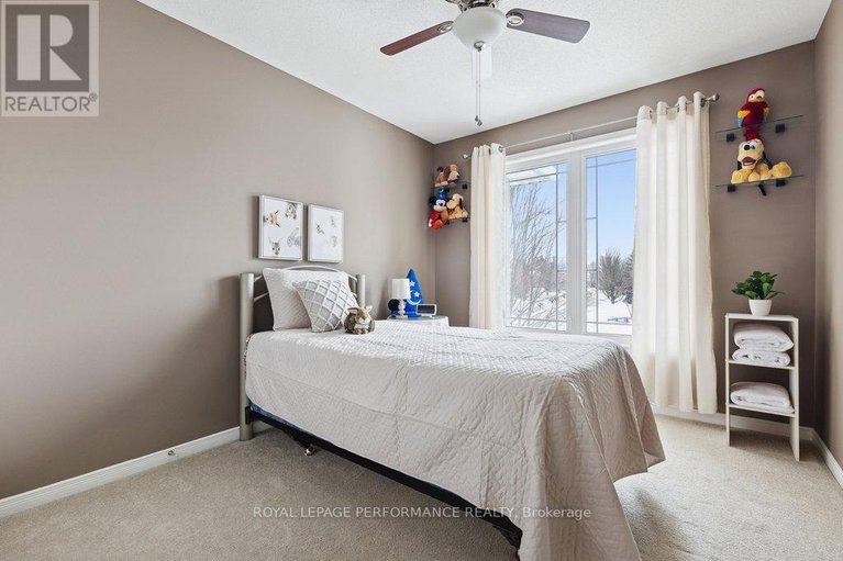 29402071/303-bryarton-street/chapel-hill/ottawa/ontario/K1C7R5_25