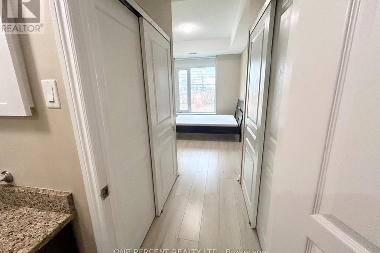 28202268/201-100-roger-guindon-avenue/riverview-park/ottawa/ontario/K1G3Z7_17