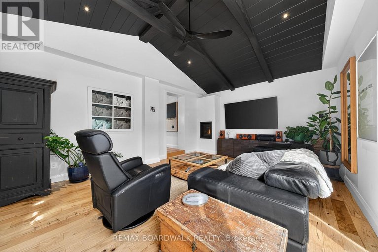 29640571/154-queen-mary-street/overbrookcastle-heights/ottawa/ontario/K1K1X5_19