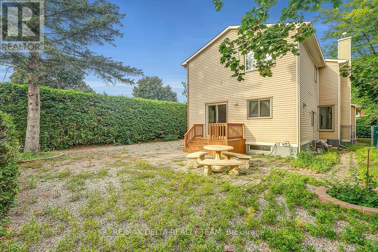 28875879/6096-meadowhill-crescent/chapel-hill/ottawa/ontario/K1C5R8_38