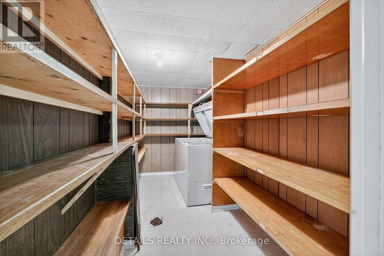 28952010/289-amiens-street/bilberry-creekqueenswood-heights/ottawa/ontario/K1E1N3_28