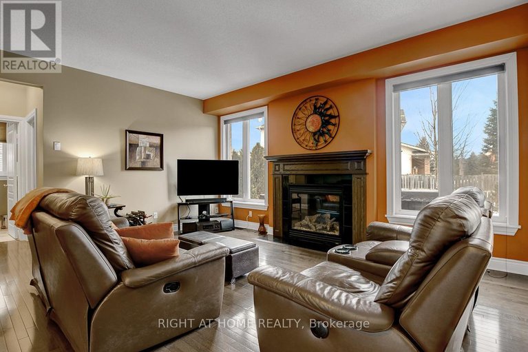 29641405/701-everlasting-crescent/springridgeeast-village/ottawa/ontario/K4A0K2_11